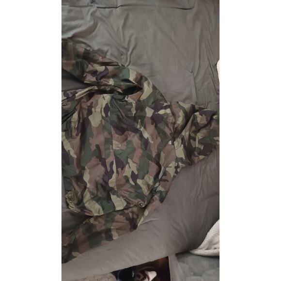 Camo Hooded Windbreaker Jacket - Picture 5 of 5